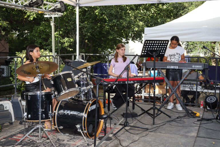 suarez, tagnati, fete, musique