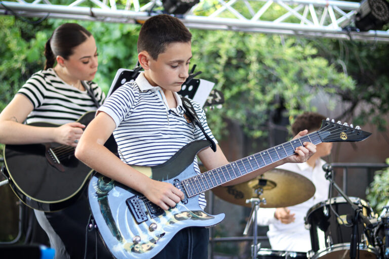 suarez, tagnati, fete, musique